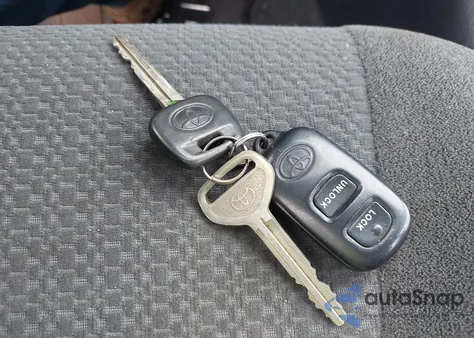 2004 Toyota Corolla S z USA, uszkodzony, nr VIN 2T1BR32E94C305047